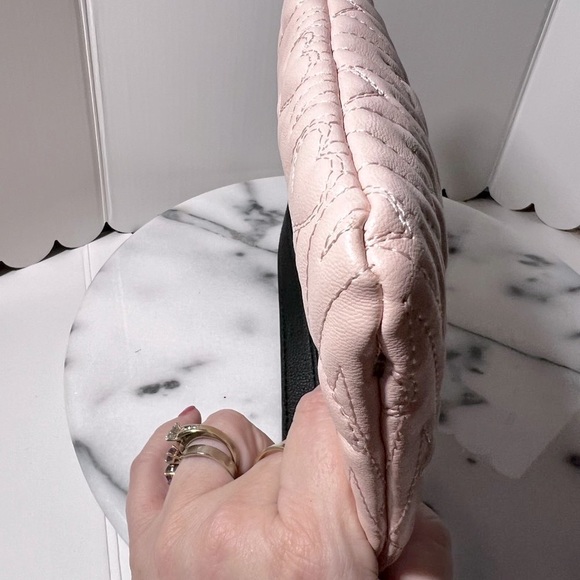 Betsey Johnson Quilted Heart Pink Crossbody - Picture 9 of 9